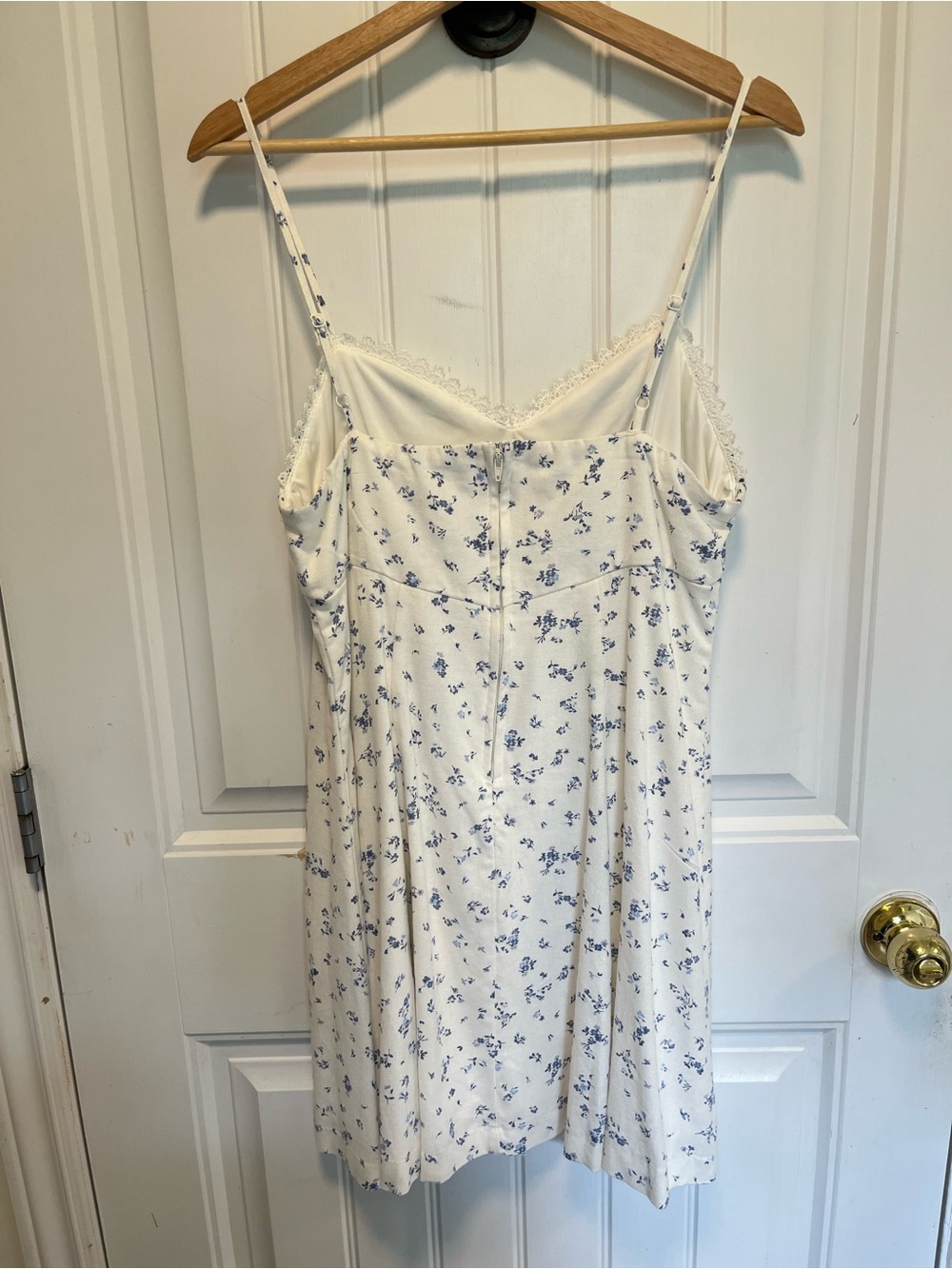 “Ditsy” Floral Sweetheart-Neck Mini Dress - Picture 4 of 12
